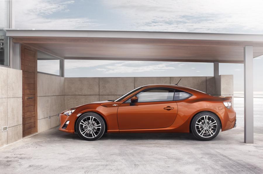  Toyota GT 86 2011 года  (фото 7 из 22)